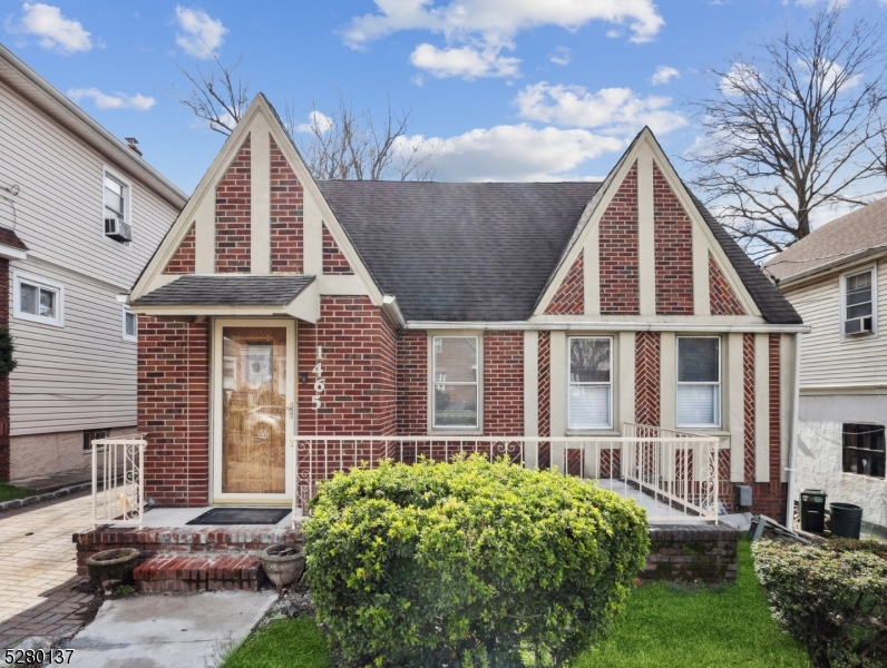 1465 Highland Ave