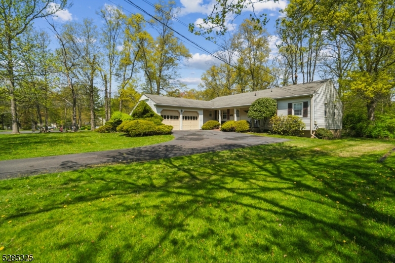 6 Windsor Way