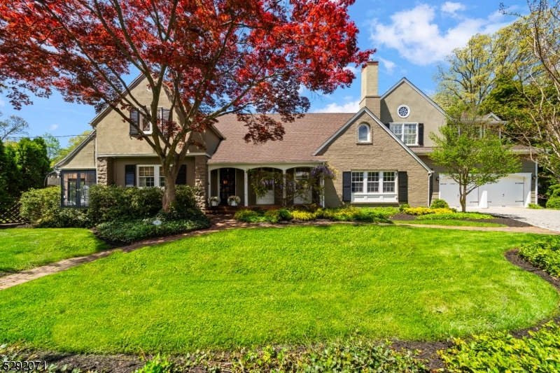 50 Canterbury Ln