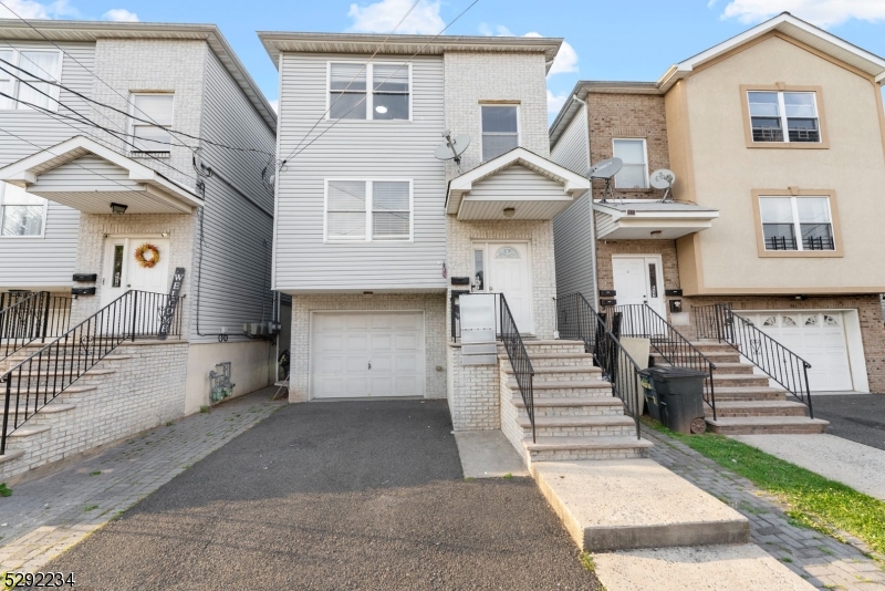 657 Carteret St