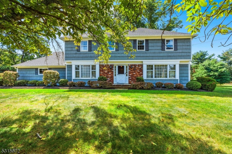16 Wedgewood Ave