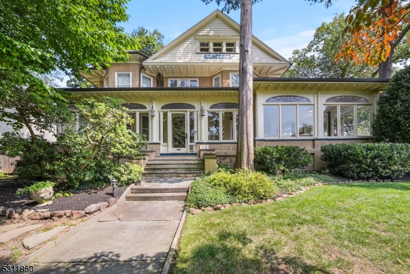 319 S Euclid Ave