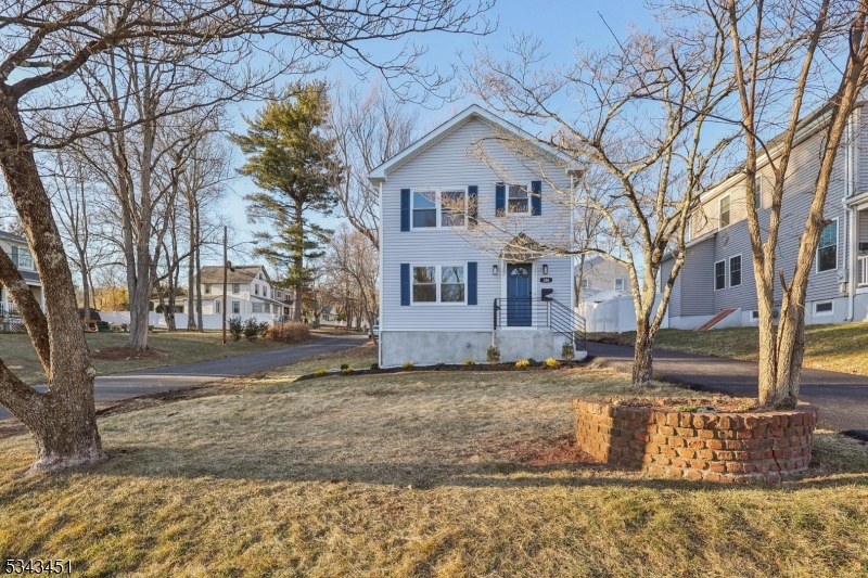 386 Elm St