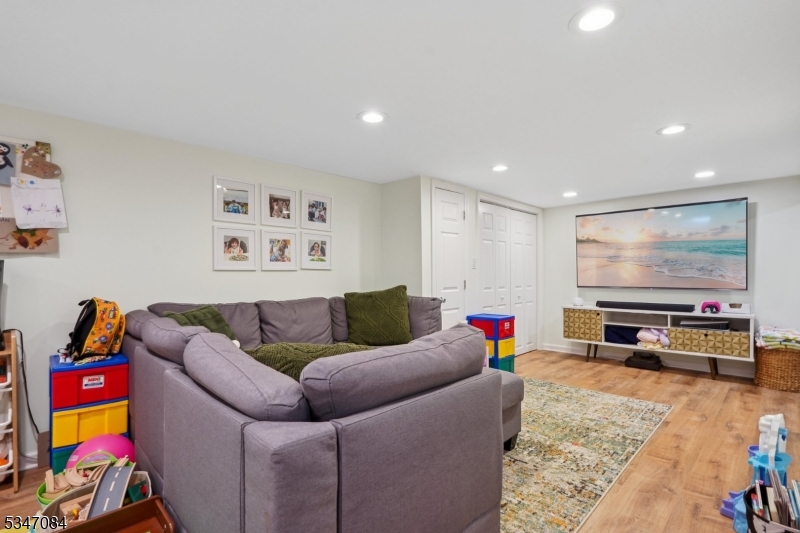 532 Farley Ave