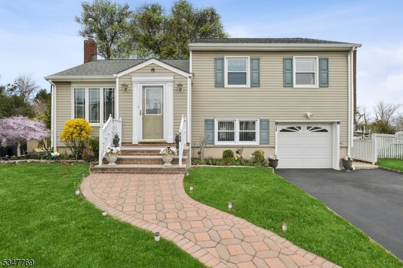 728 Colonial Arms Rd