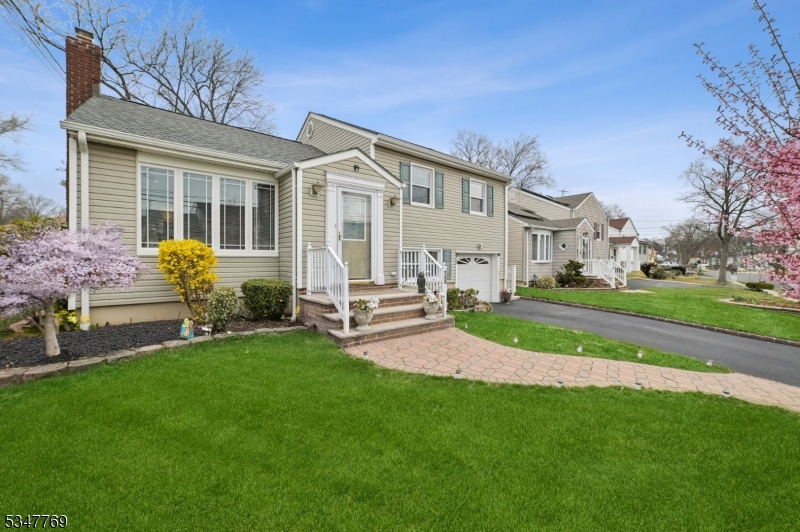 728 Colonial Arms Rd