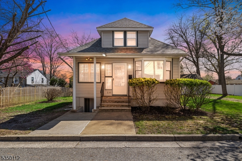 230 Sylvan Dell Ave