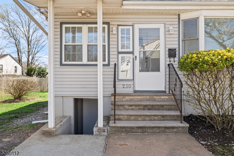 230 Sylvan Dell Ave