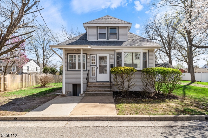 230 Sylvan Dell Ave