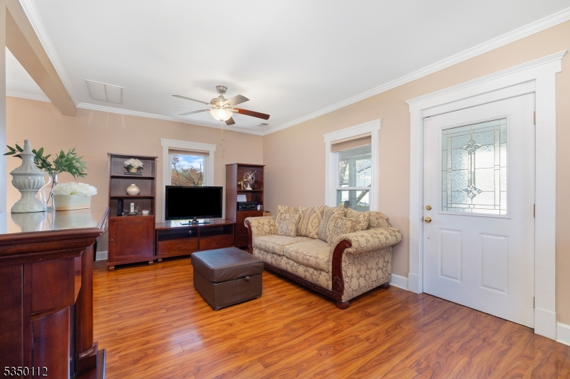 230 Sylvan Dell Ave