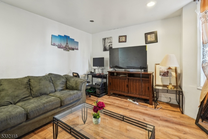 15 Eppirt St
