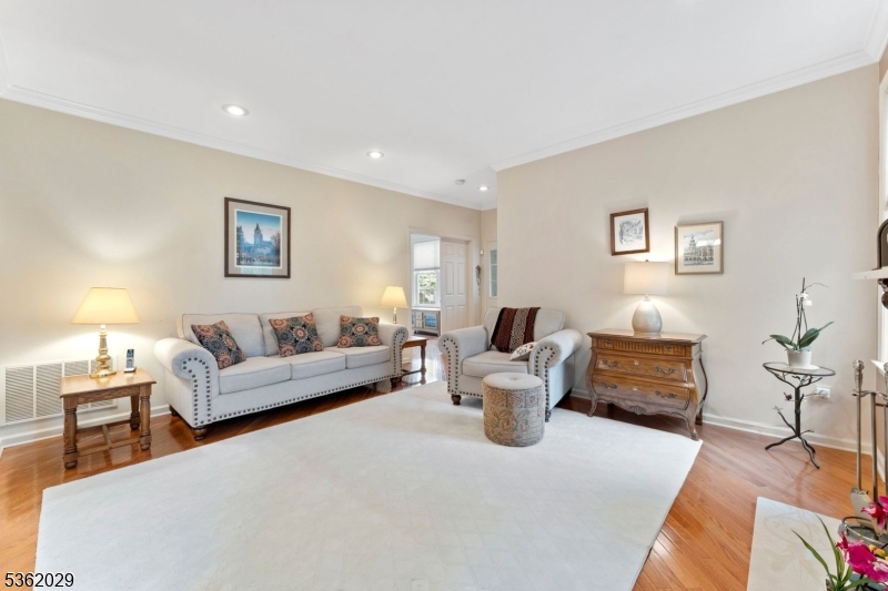 36 Joseph Dr