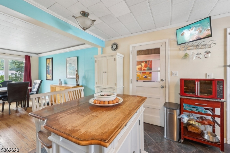 63 Hillsdale Rd