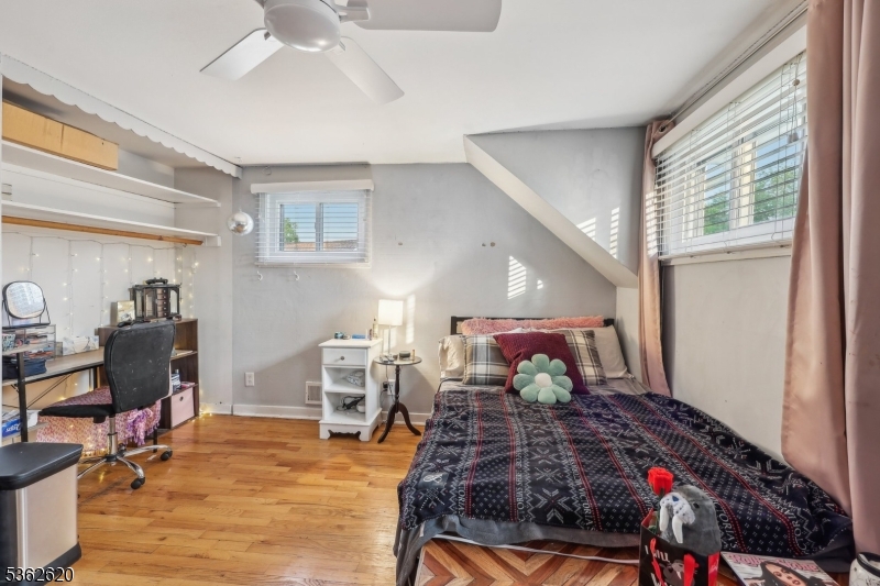63 Hillsdale Rd