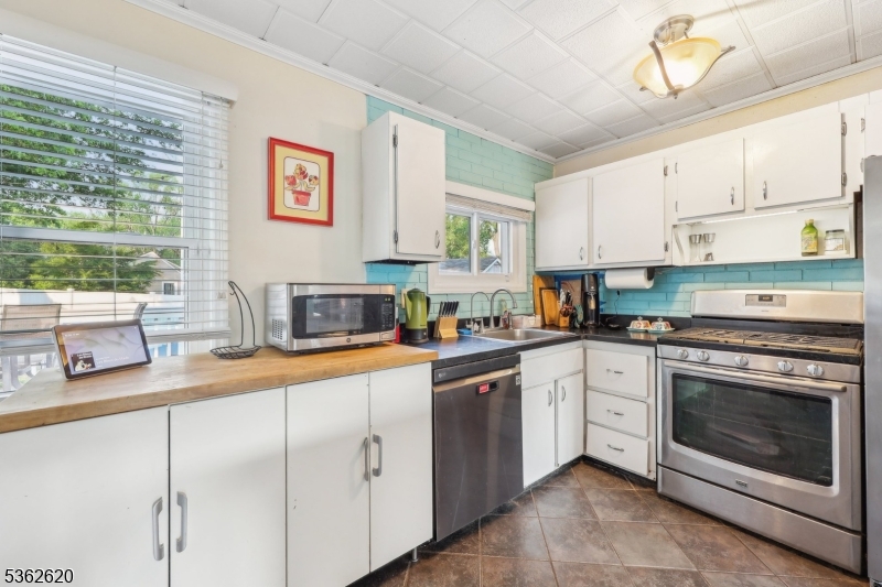 63 Hillsdale Rd
