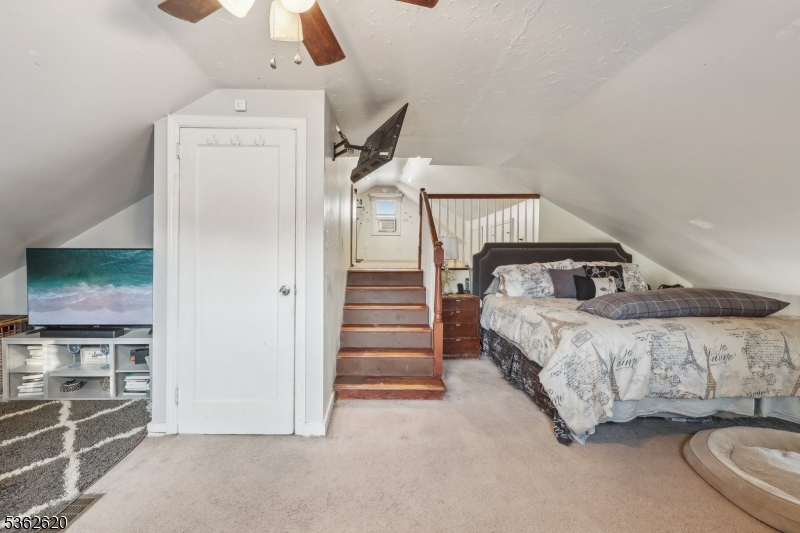 63 Hillsdale Rd