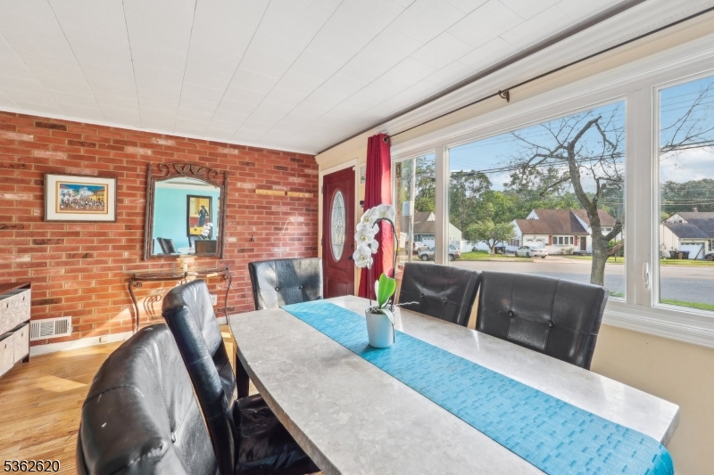 63 Hillsdale Rd