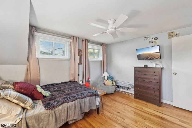 63 Hillsdale Rd