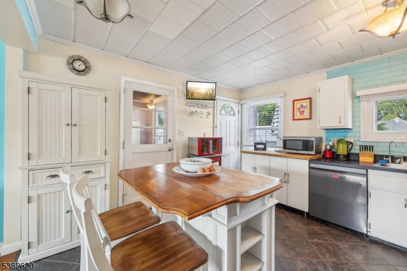 63 Hillsdale Rd