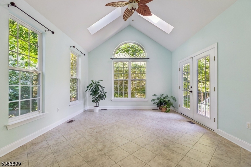 4 Emily Rd