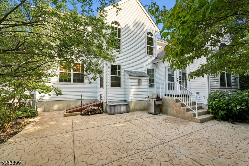 4 Emily Rd