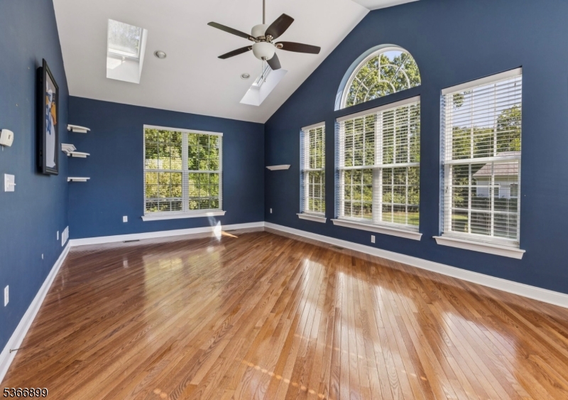 4 Emily Rd