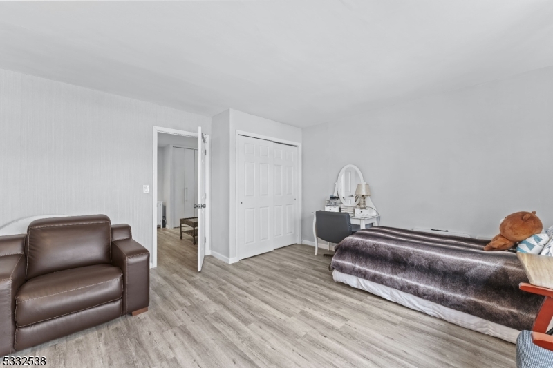 39 E 39Th St 3I