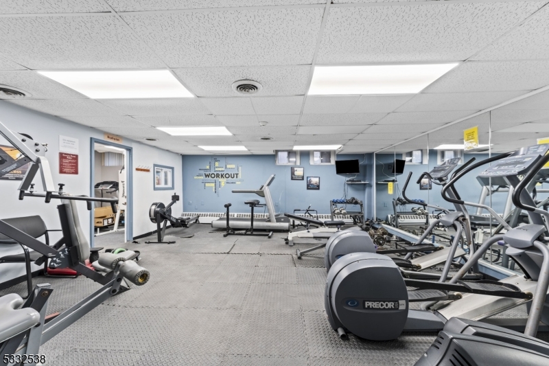 39 E 39Th St 3I