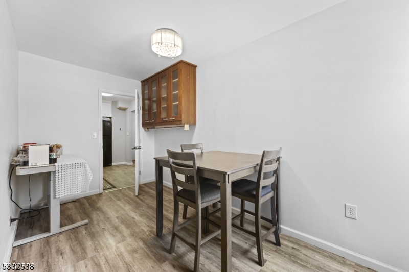 39 E 39Th St 3I