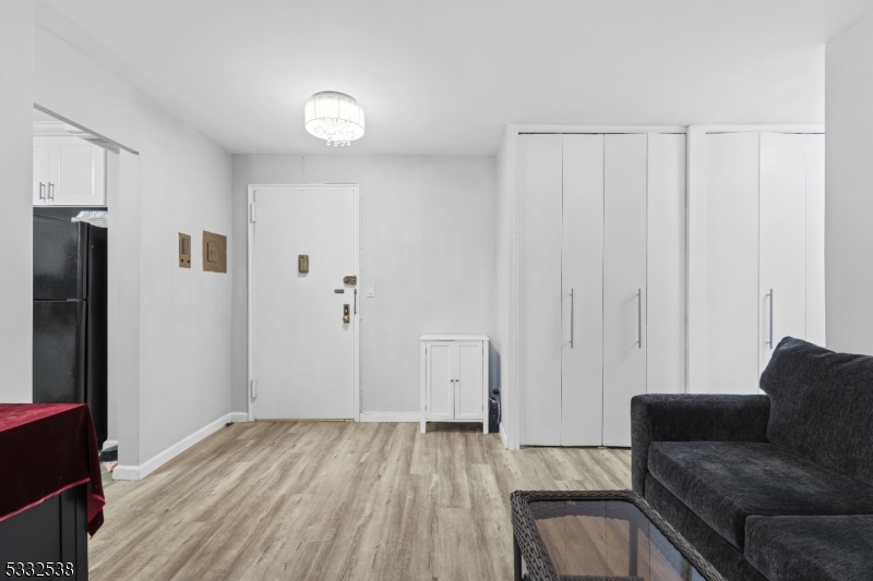 39 E 39Th St 3I