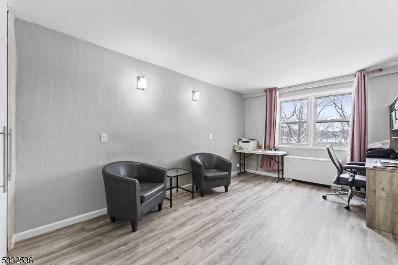 39 E 39Th St 3I
