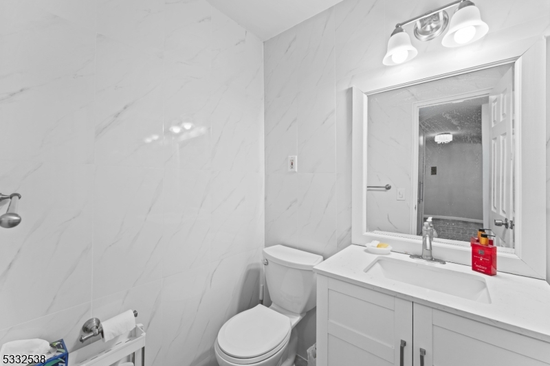 39 E 39Th St 3I