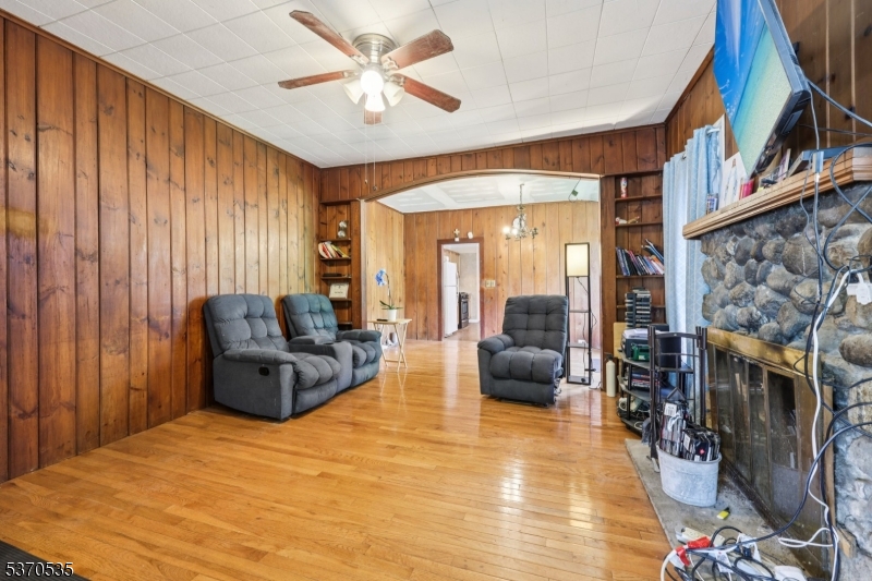 101 Seminole Ave