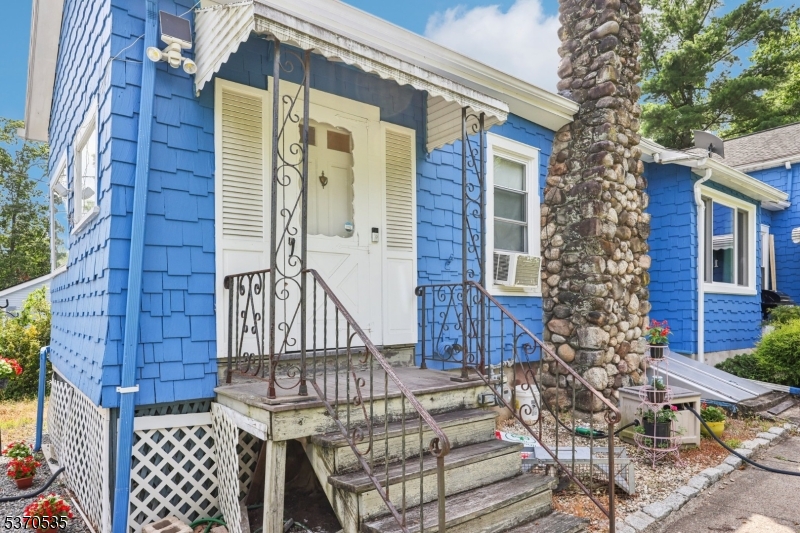 101 Seminole Ave