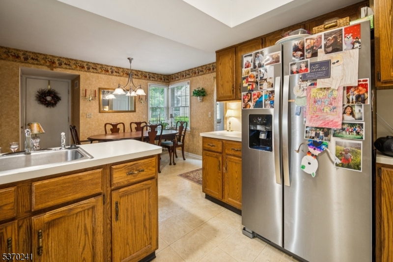 48 Eton Ct