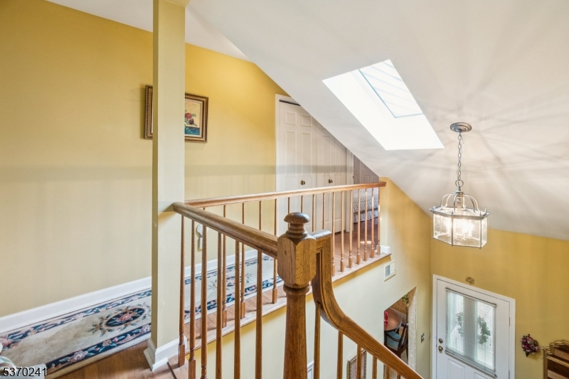 48 Eton Ct