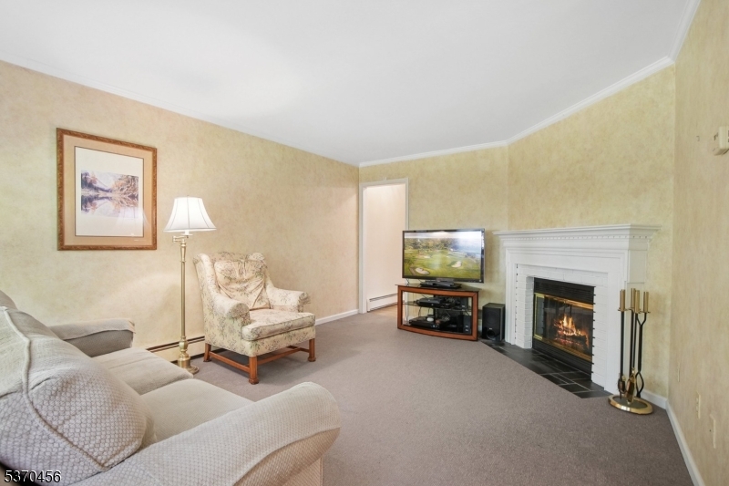 6 Cowperthwaite Sq