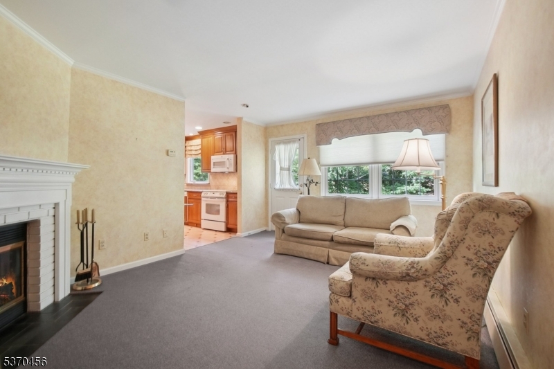 6 Cowperthwaite Sq