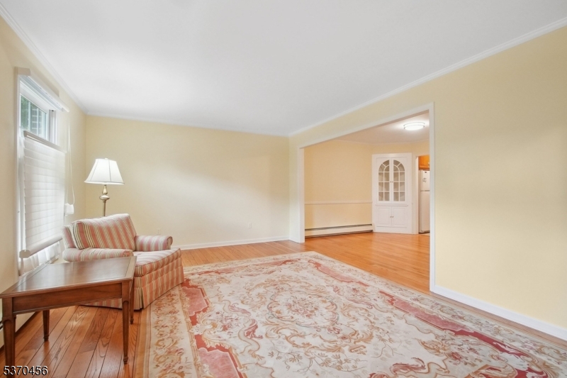 6 Cowperthwaite Sq