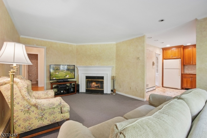 6 Cowperthwaite Sq
