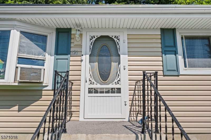 121 Brooklyn Stanhope Rd