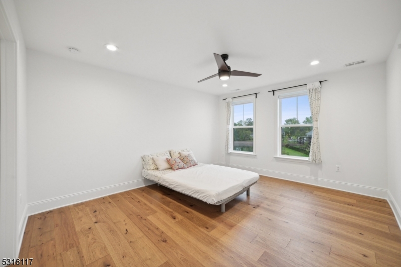 2 Concord Ct