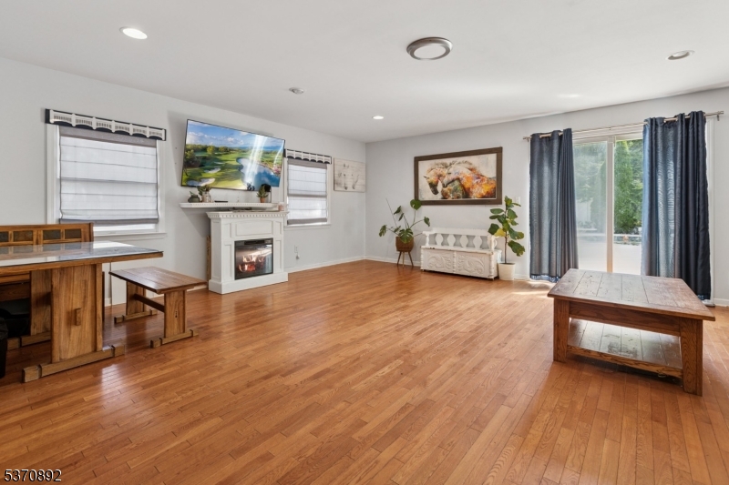 101 Pergola Ave