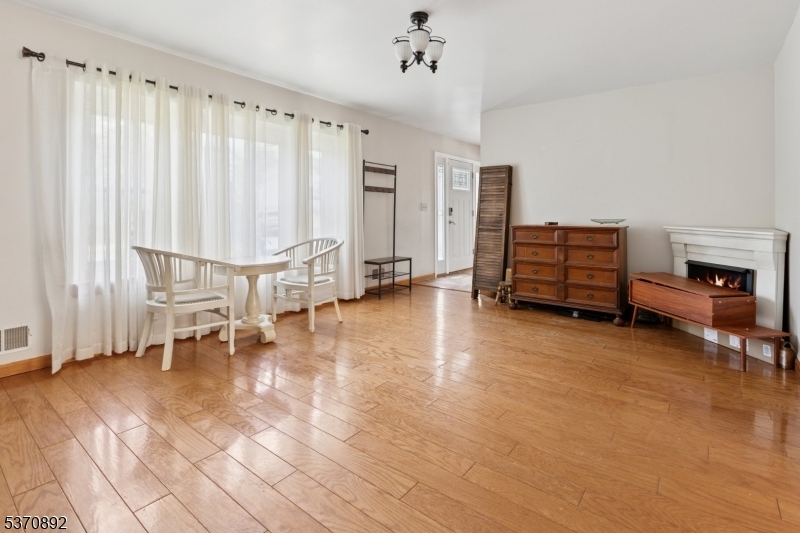 101 Pergola Ave