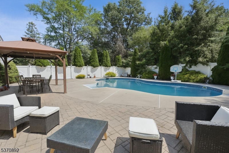 101 Pergola Ave
