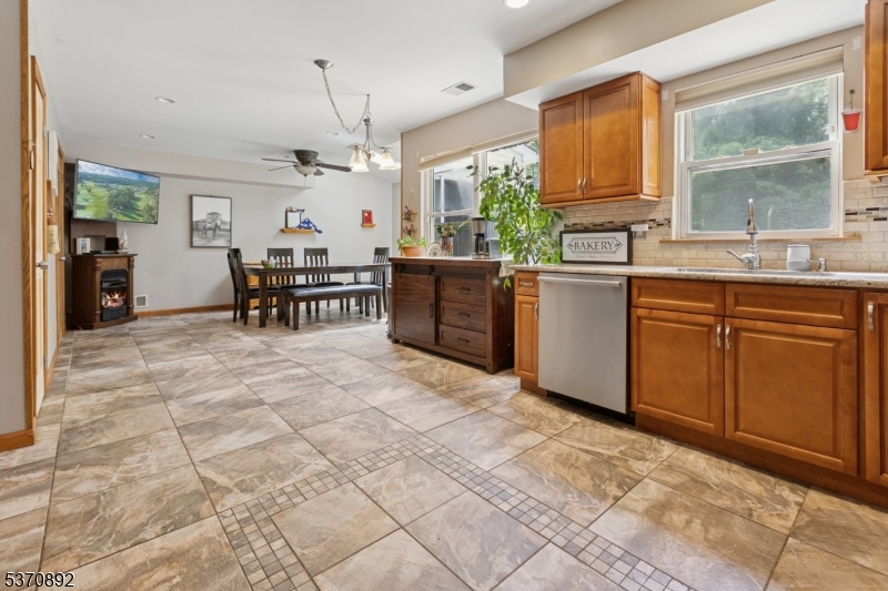 101 Pergola Ave