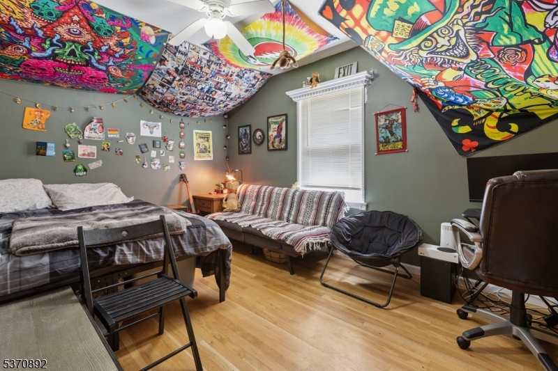 101 Pergola Ave