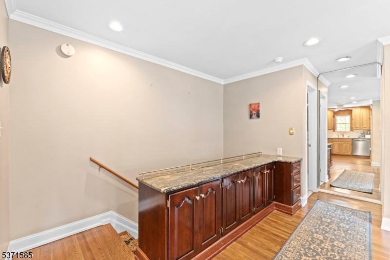 6 Lynn Ct
