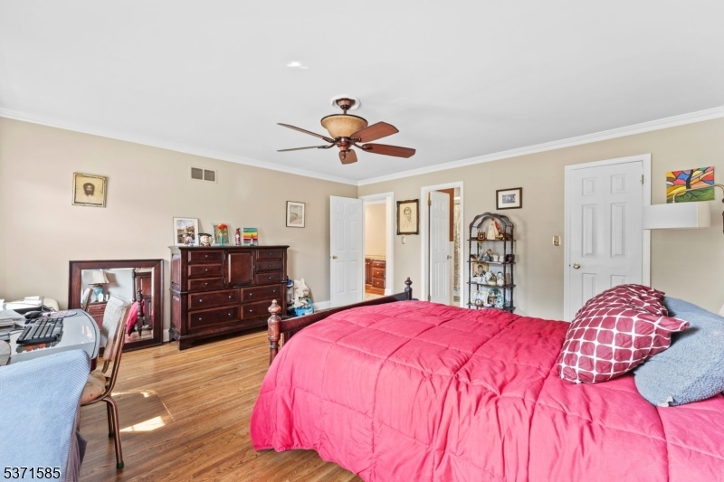 6 Lynn Ct
