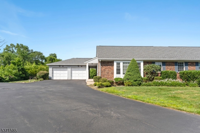 6 Lynn Ct